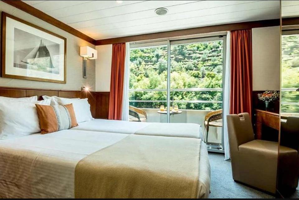 Douro Cruiser Hotel Вила Нова ди Гая Екстериор снимка